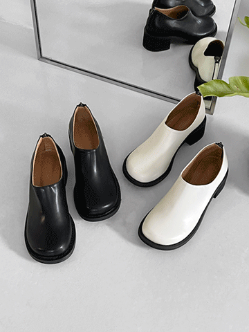 round zip-up loafers